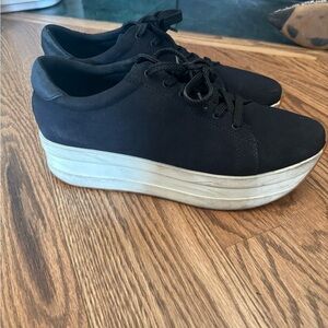 Vagabond black sneakers size 8
